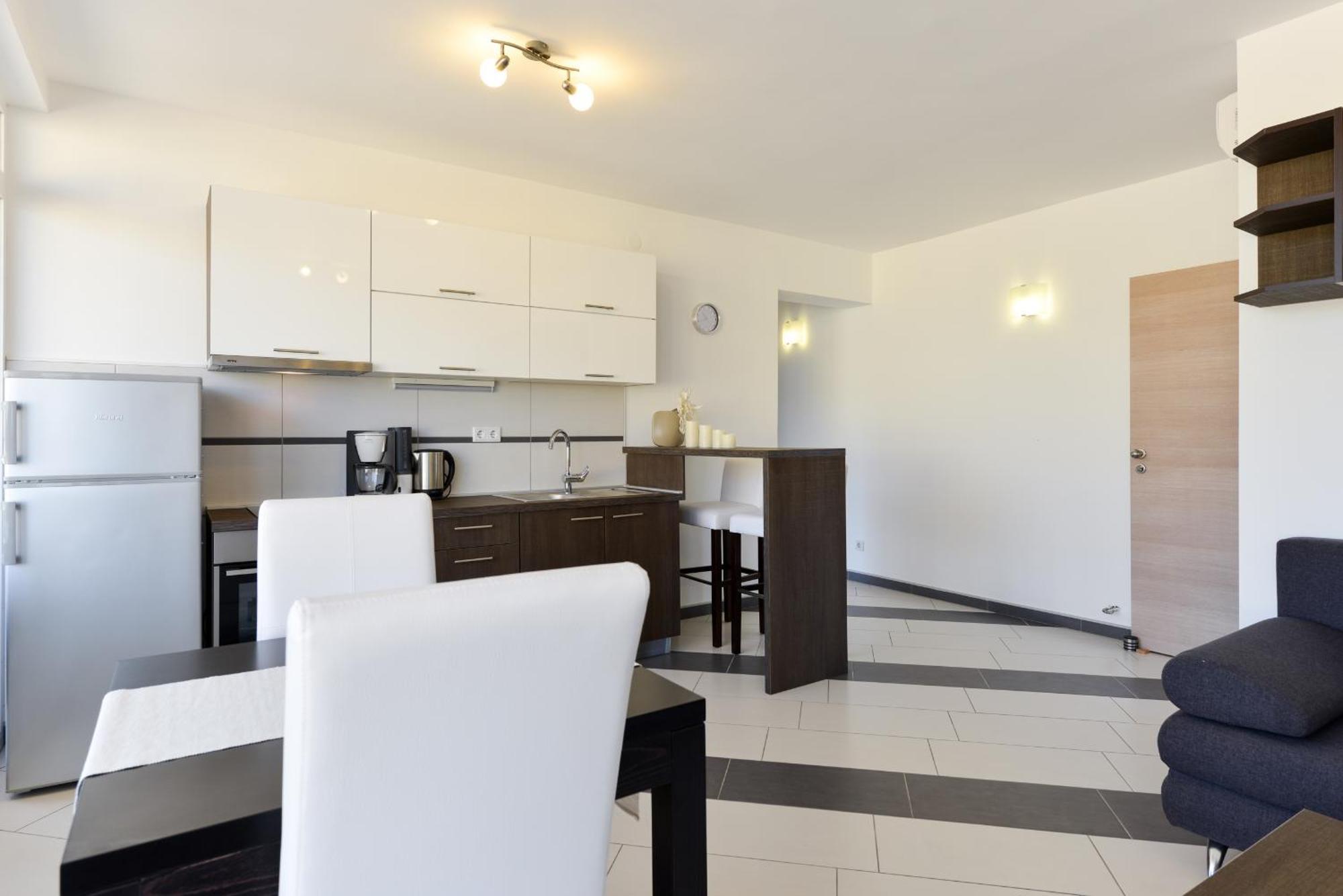 Apartmani Martin Mit Beheiztem Pool With Heated Pool Bibinje Exterior foto