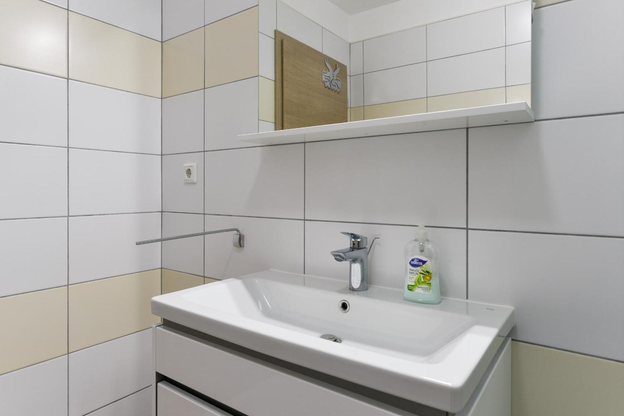 Apartmani Martin Mit Beheiztem Pool With Heated Pool Bibinje Exterior foto