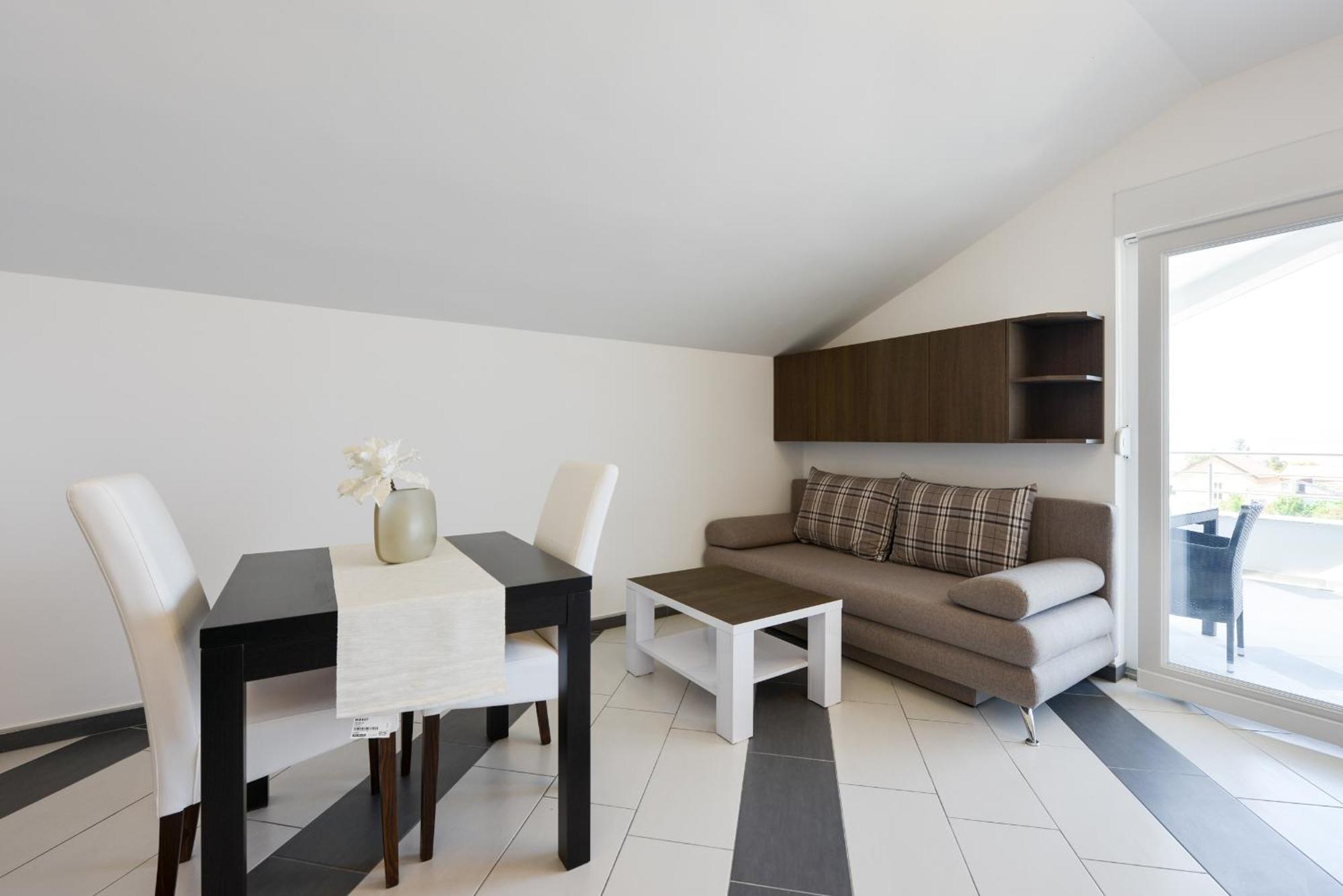 Apartmani Martin Mit Beheiztem Pool With Heated Pool Bibinje Exterior foto